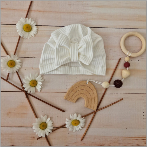 Z&Z Rebrovaná čiapočka s mašličkou – 100% bavlna, jednovrstvová, porcelánovo biela, 12/36m