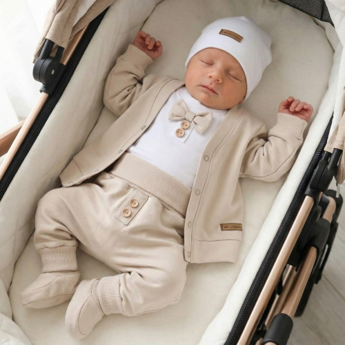 Bavlnená sada, body, nohavice, motýlik a čiapka Elegant Boy 5D, béžová/biela, veľ. 74