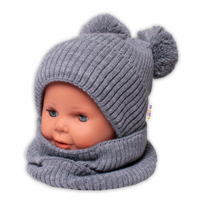 BABY NELLYS Zimná pletená čiapka + nákrčník - sivá s brmbolcami BABY NELLYS Zimná pletená čiapka + nákrčník - sivá s brmbolcami