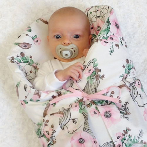 Baby Nellys Klasická retro zavinovačka LALLY šnurovacia s výplňou, Sny Jednorožca, biely