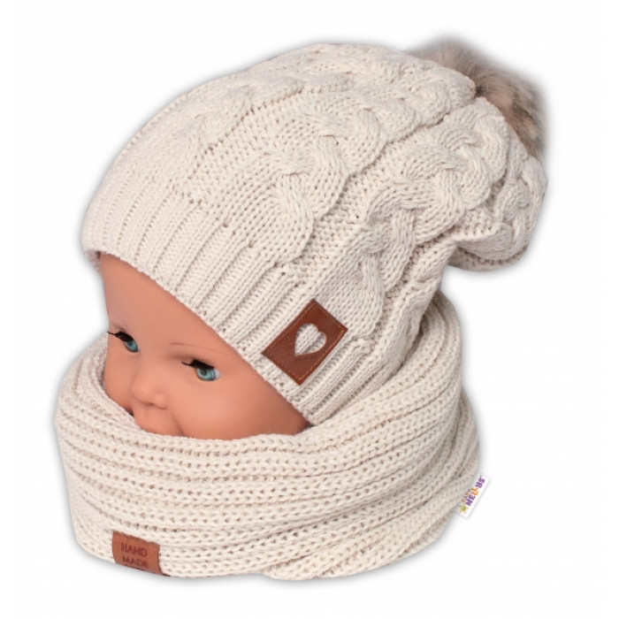 BABY NELLYS Zimná dvojvrstvová čiapka s brmbolcom + komínček Love, bežová BABY NELLYS Zimná dvojvrstvová čiapka s brmbolcom + komínček Love, bežová