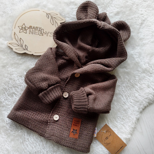 Elegantný pletený svetrík s gombíkmi a kapucňou s uškami Baby Nellys, hnedý, veľ. 68