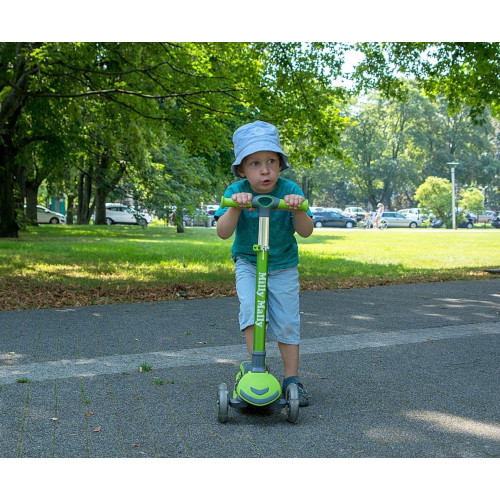 Detská trojkolesová kolobežka BOOGIE Scooter LED - zelená
