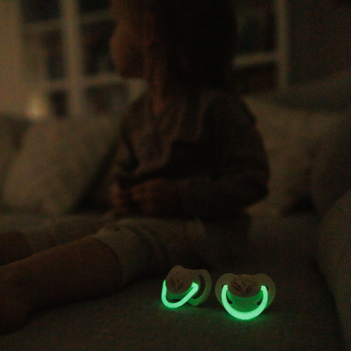 Cumlík silikónový, symertický tvar, 18m +, 2 ks - Nature