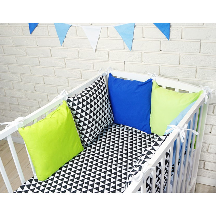 Baby Nellys Vankúšikový mantinel s obliečkami - trojúholníky, čierna/modrá/zelená