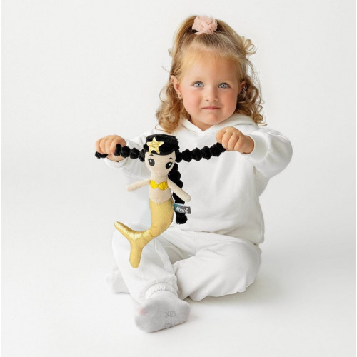 Mäkká handrová bábika Bella so šuštiacimi prvkami, zlatá