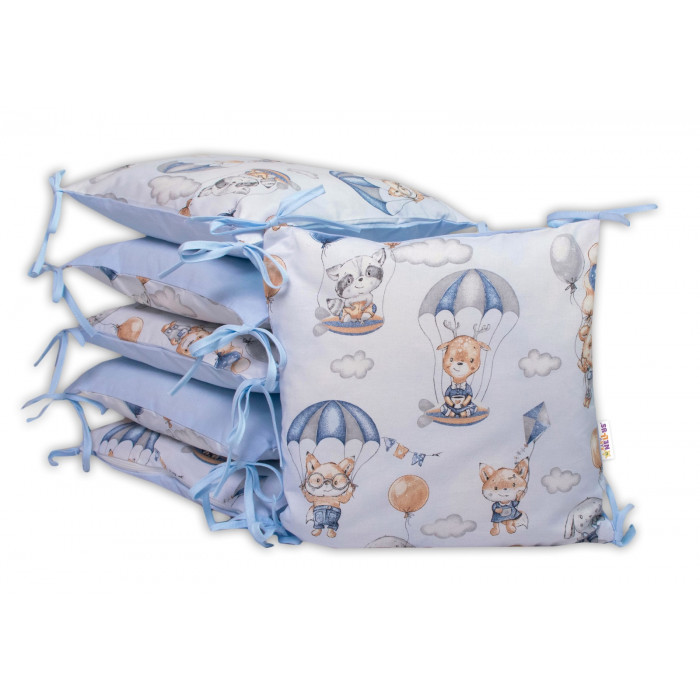 Baby Nellys Bavlnený vankúšikový mantinel, Lietajúce zvieratká, modrý