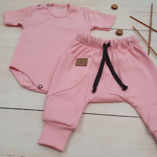 Rebrovaná súprava body kr. rukáv + tepláčiky Magic, bavlna, ružová, veľ. 62